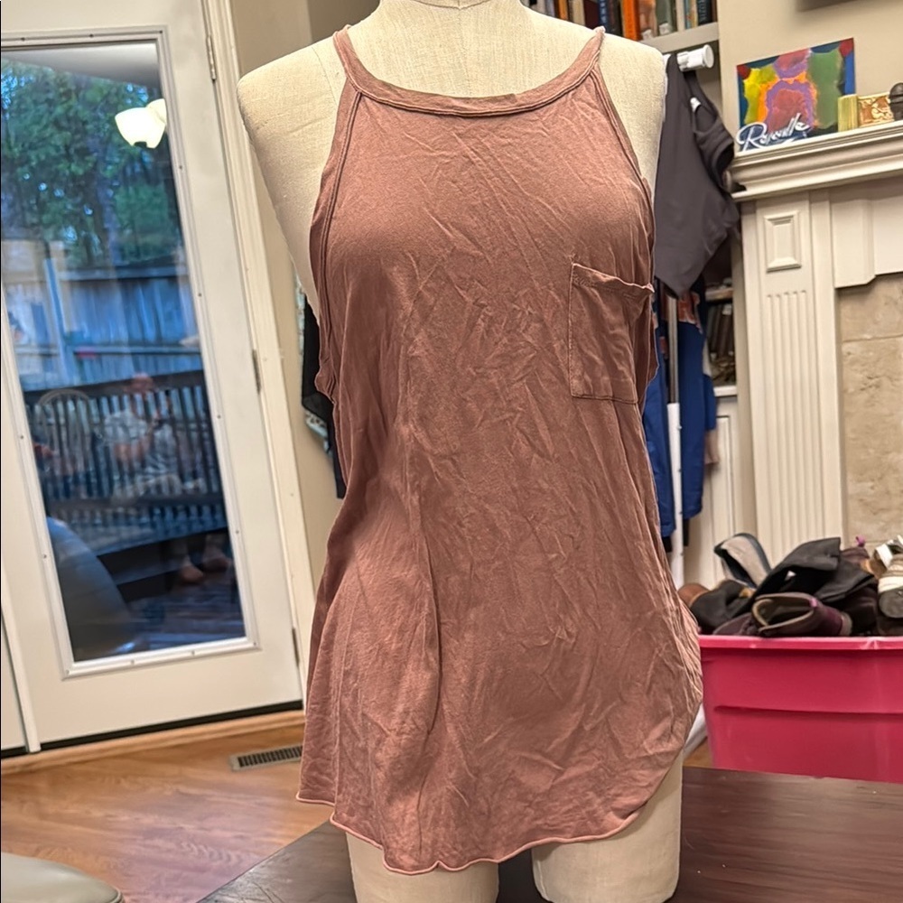 White Crow brown tank size large
